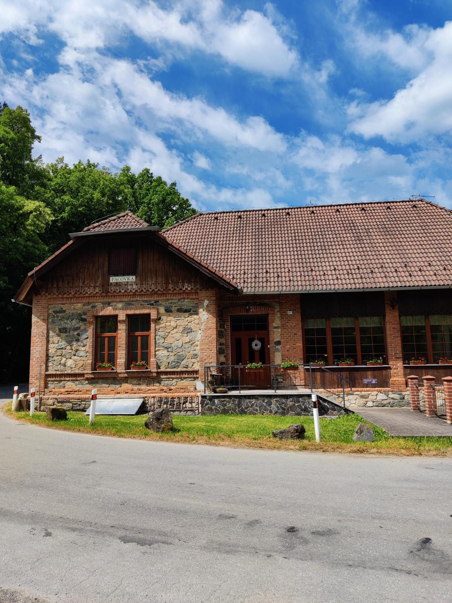 Penzion Pacovka Hotel Chynov Exterior photo